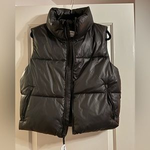 Old Navy Puffer Vest - NEW WITH TAGS - Size M
